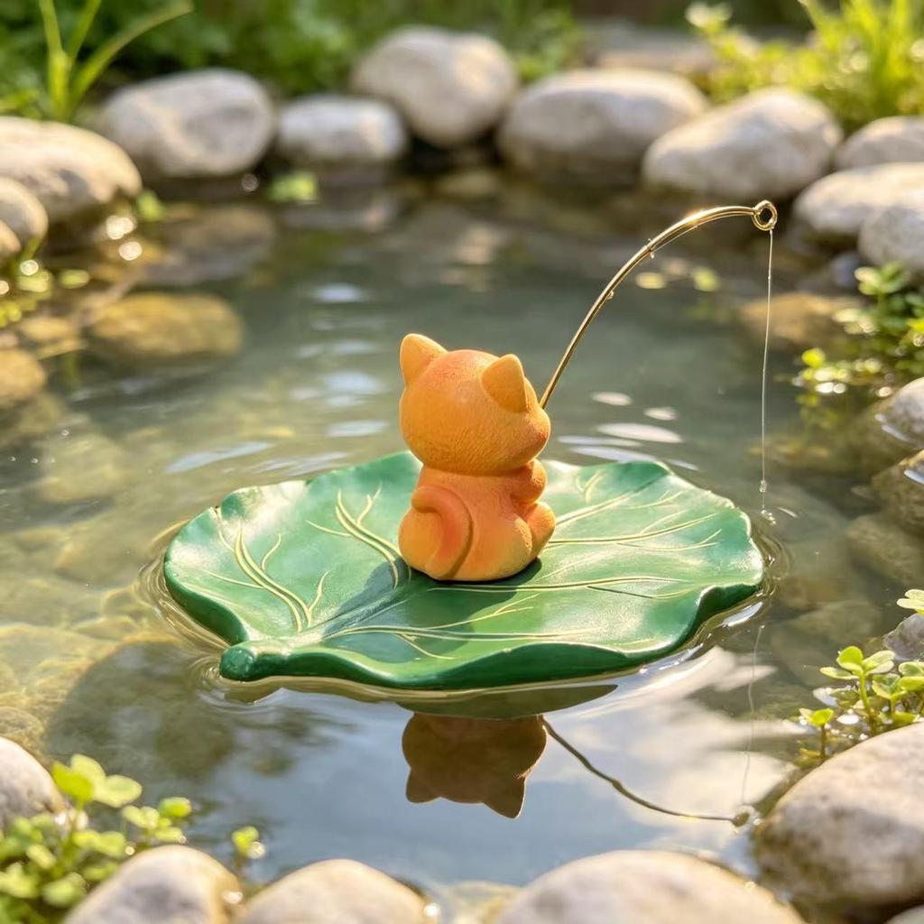 Floating Kitten Fishing Ornament: Creative Resin Craft for Outdoor Ponds
