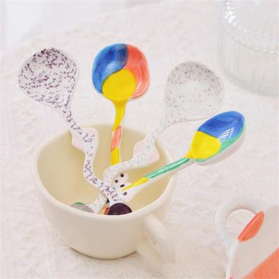Löffel Alien Exquisite Verarbeitung Bevorzugtes Material Feine Verarbeitung Buntes Geschirr Unregelmäßiger Löffel Kreative Styling-Schöpfkelle