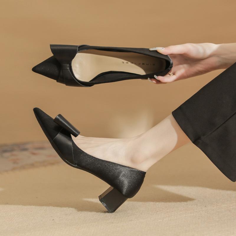 53008 [sheepskin] French high heels women's autumn 2025 new pointed thick heel bow single shoes