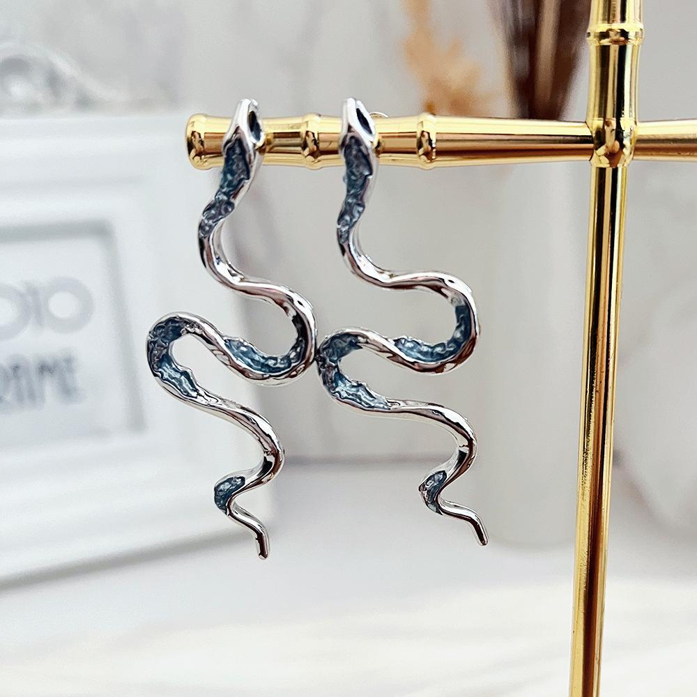 Charm Female Small Snake Animal Stud Earrings Vintage Silver Color Wedding Party Gift  For Women