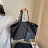 New canvas bag simple and versatile commuter bag women's contrasting color large-capacity shoulder bag shopping bag tote bag