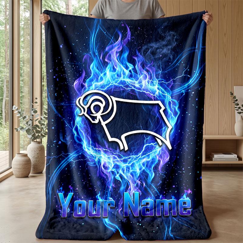 Derby County Benutzerdefinierter Name Text Flanelldecke Fußball Logo Personalisierte Fleece-Kuscheldecke Besonderes Geschenk für Sofa Schlafzimmer Zuhause