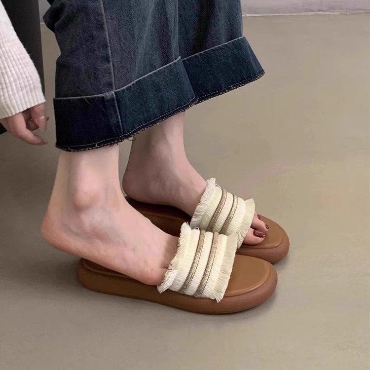 Thick-bottomed beautiful cool slippers women's summer wear 2025 new flat-bottomed fashion with skirts Beach one-word slippers