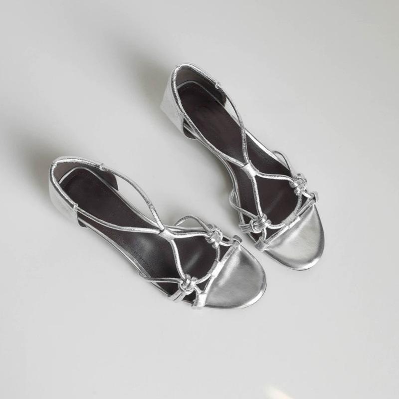 [Qiangshengda] Height increase 4cm summer light luxury woven cross belt niche fashionable hollow leak toe sandals girls