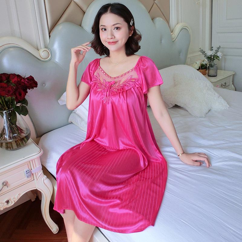 Plus Size Floral Lace Ice Silk Nightgown with Short Sleeves