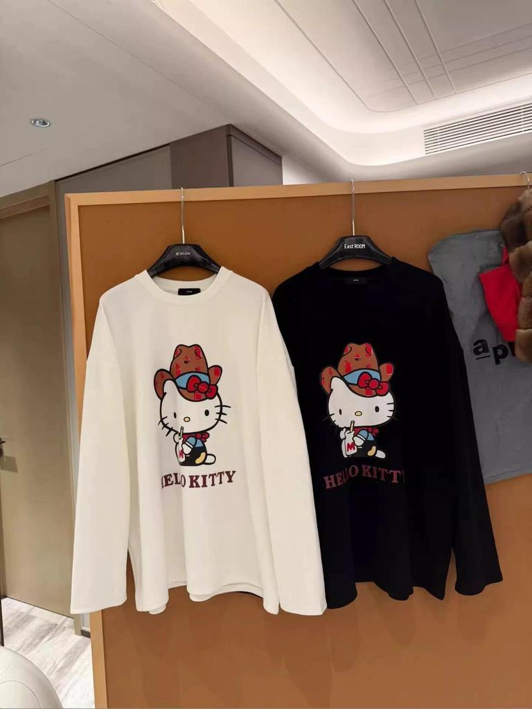 Korean Pure Cotton Cartoon Cat Print Long Sleeve T-Shirt - Women's Loose Fit, Age-Reducing, for Spring & Autumn.