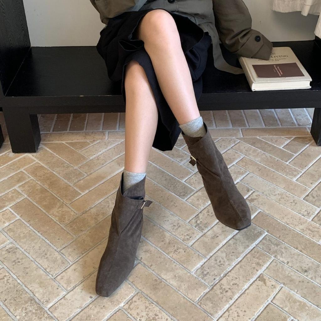 French retro short boots women's autumn new soft leather belt buckle inner slope heel thin Martin boots