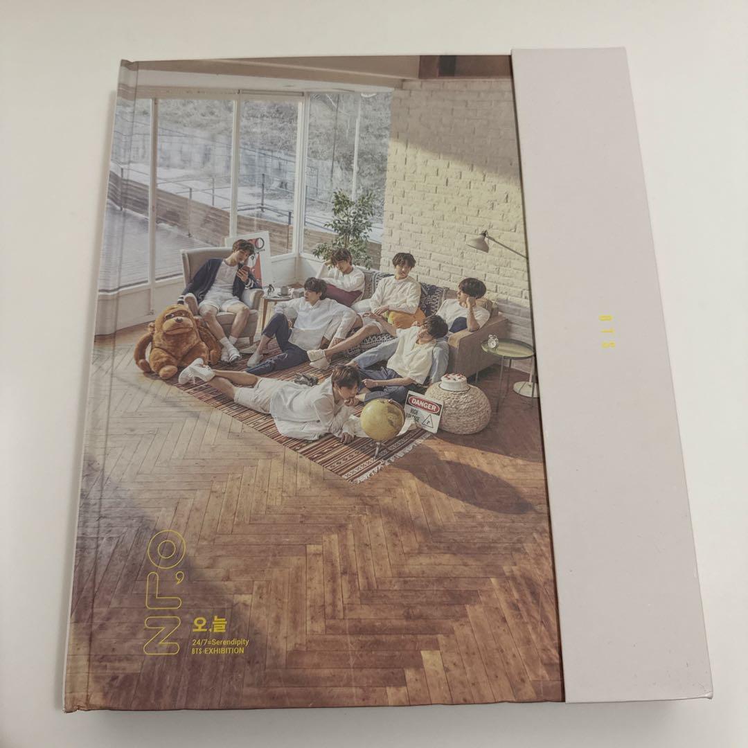 

[USED] ON: 1st Photobook BTS