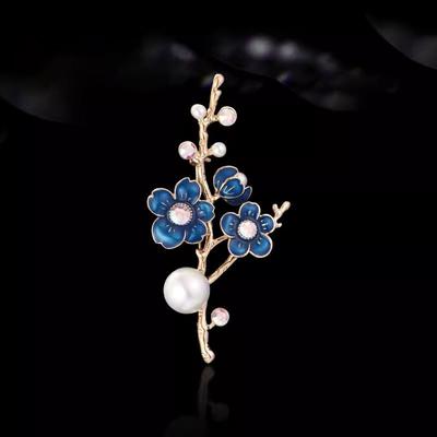 Spilla retrò in smalto con fiore di prugna, femminilità, versatile, design di nicchia, perla, accessori per abiti