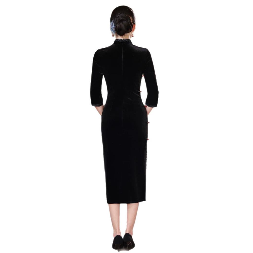 New Chinese-style black velvet cheongsam with long sleeves 1011 autumn new models, simple and slim waist, beautiful temperament, daily wear