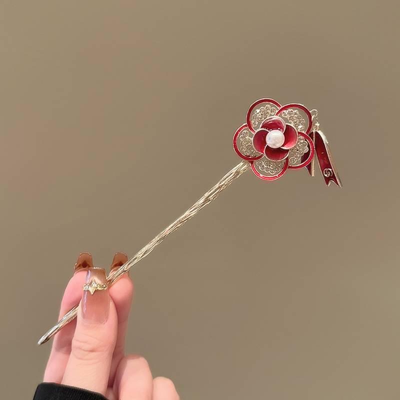 Elegant Red Rose Tassel Hairpin - U-shaped Hair Accessory for Women, Perfect for Updos and Traditional Attire.