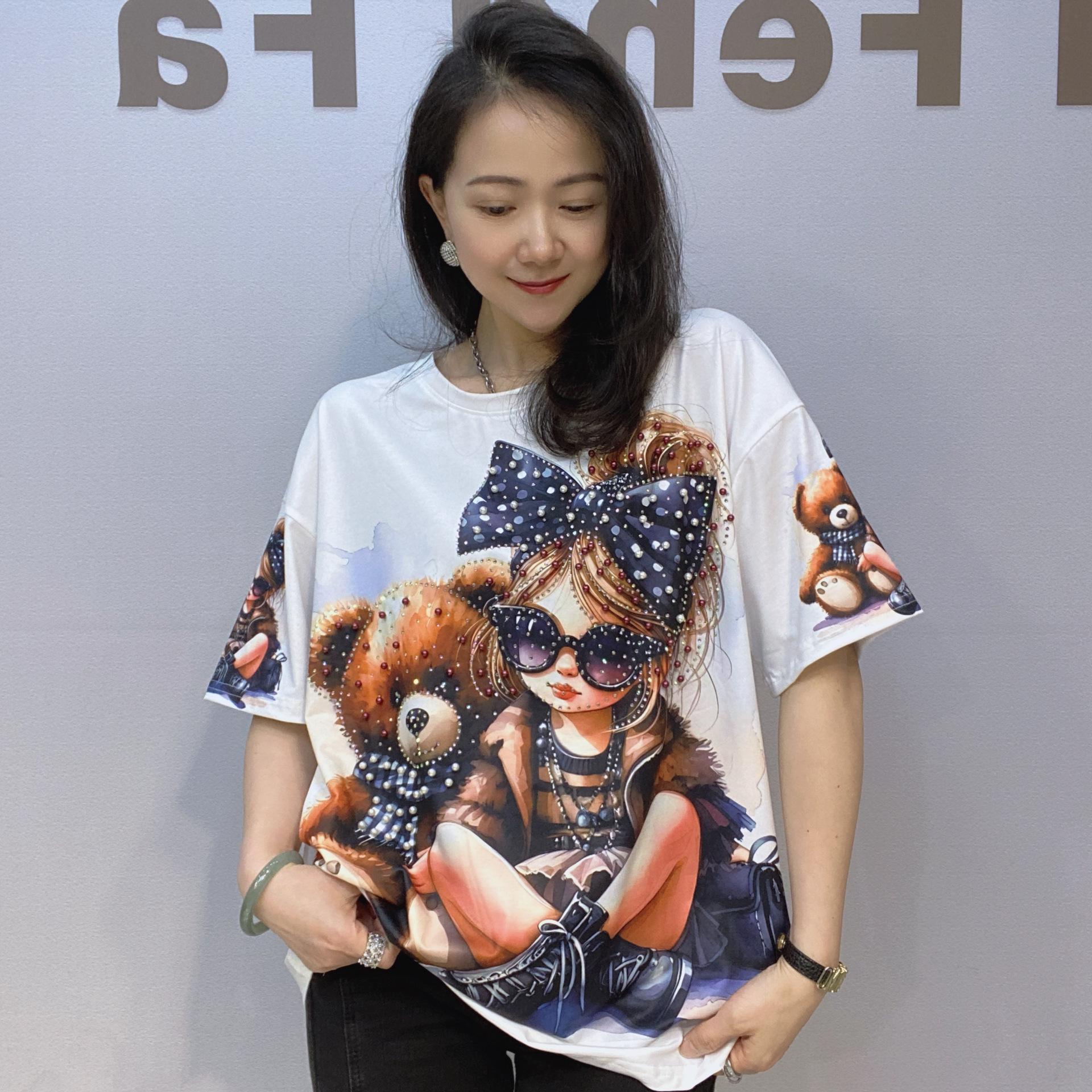 

Базовые футболки с коротким рукавом и мультяшным узором большого размера, расшитые бисером, для женщин, летняя одежда, тонкий повседневный свободный трикотаж с круглым вырезом и бриллиантами One Size белый