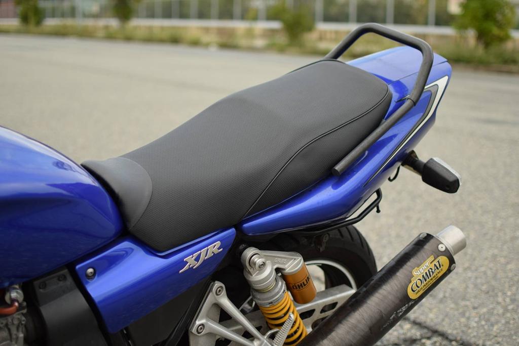 Made In Premium Embossed Fabric Custom Seat Covers for XJR400 Model In Black with a Saddle Cover Japan, (later RH02J) Carbon-look (RH02J-CR/BK).