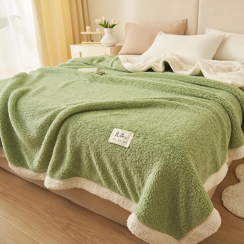 Dicke, feste Korallenfleece-Decke für Herbst und Winter, hautfreundliche, warme Bettdecke für Zuhause, Einzelsofa-Überwurf für Büro-Nickerchen