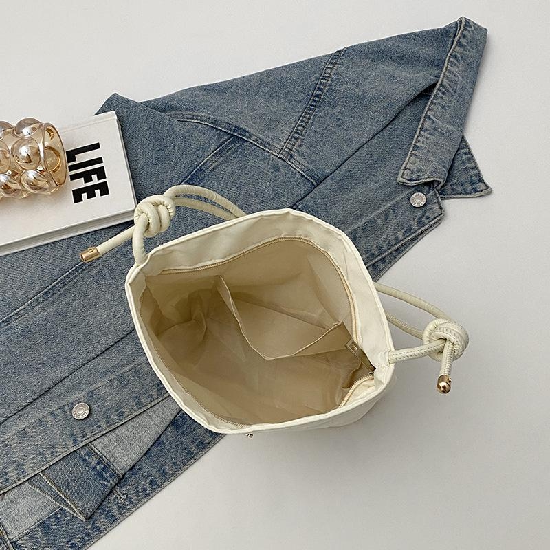 New Korean Style Fashionable Niche Shoulder Bag Handheld Trendy Casual Bucket Bag for Women Commuting To Work Crossbody Bag