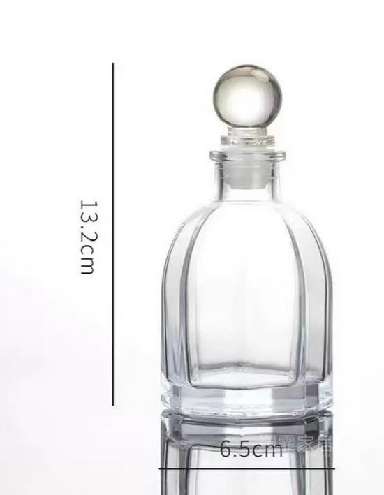 150ml Transparent Mini Glass Bottle for Liquor, Cold Brew Coffee, Fruit Wine, and Dispensing, with Sealed Two Ounce Capacity