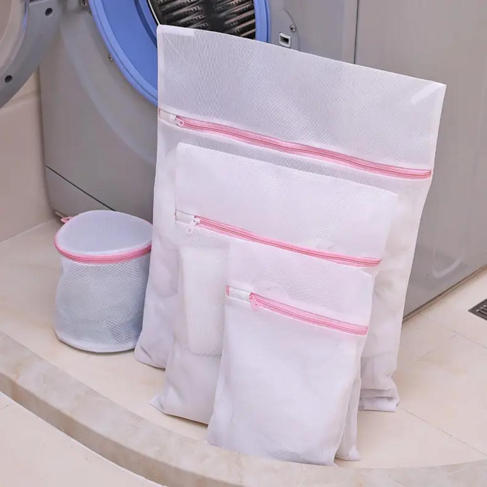 This 4-piece set protects the laundry bag from getting clothes dirty, cleans the washing machine, prevents tangling and deformat