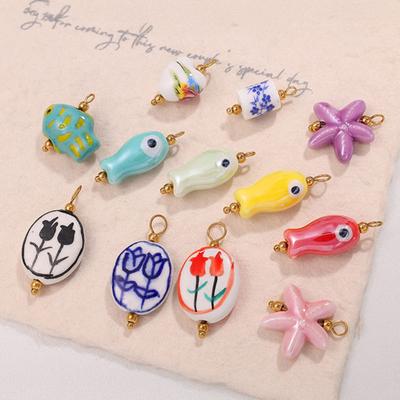 Pingente de Colar de Cerâmica Artesanal Estrela do Mar Flor Encantos com Fechos Banhados a Ouro Oceano