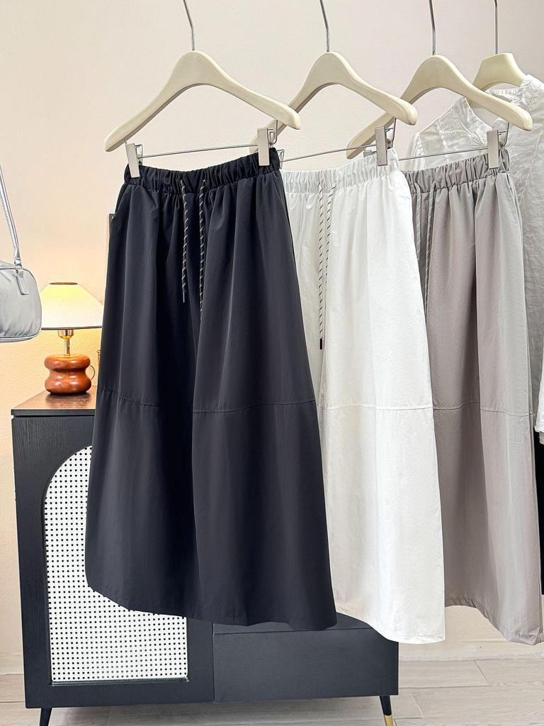 Korean-Style Ice Silk A-Line Skirt: Elastic Waist, Slimming, for Spring/Summer 2026