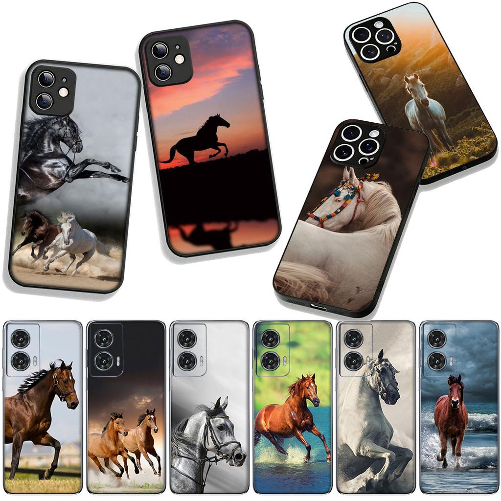 Cover Running Wild Horse Black for Motorola Moto G04 G13 G14 G22 G23 G20 G32 G34 G35 G64 G82 G84 G53 G60 G72 E14 E15 E13 Case