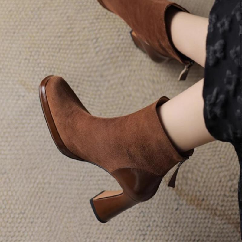 2026 Damen Stiefeletten Hohe Absätze Modeschuhe Klobige Luxus Damen Stiefel Winter Neue Designer Pumps Kleid Wildleder Femme Botas