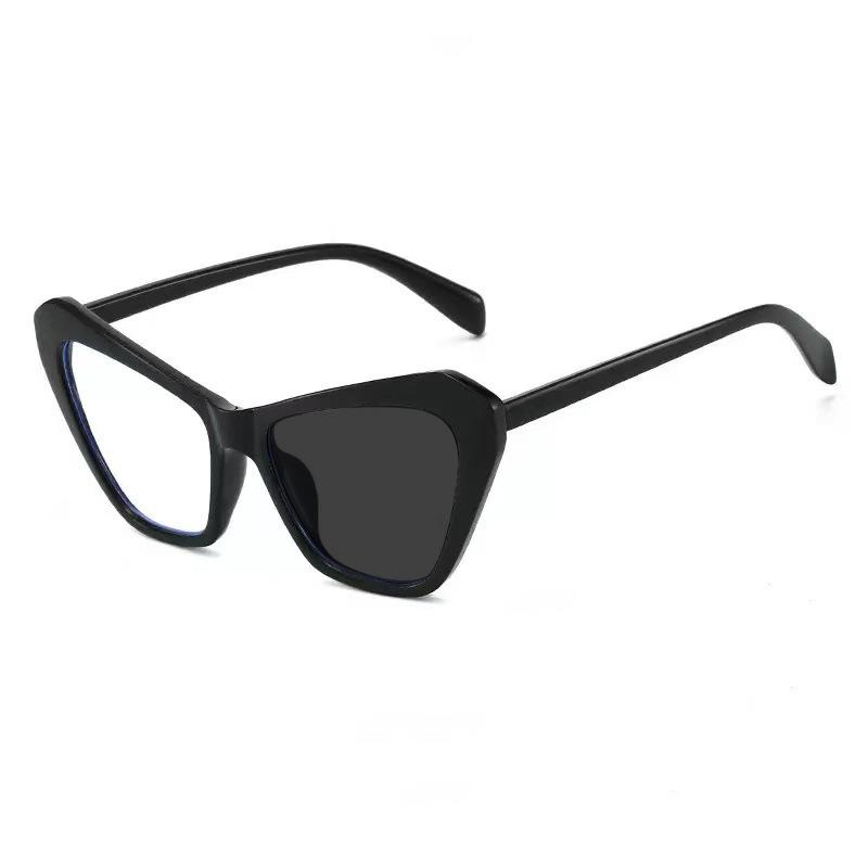 2025 New Fashionable Photochromic Presbyopia Glasses Cat's Eye Large Frame Street Photography Anti Blue Light Glasses