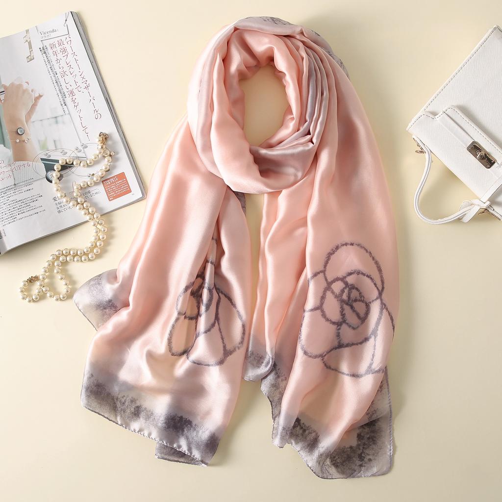 Neue Frühlings- und Sommerdrucke Vielseitiger und multifunktionaler Seidenimitatschal für Damen mit floralem Sonnenschutzschal Mittellanger Stil