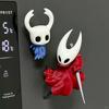 Hollow Knight Forma di Unn Personaggio del Gioco Magnete da Frigorifero Serie Calabrone Action Figures da Collezione Ornamento da Scrivania Decorazione Giocattolo Regalo