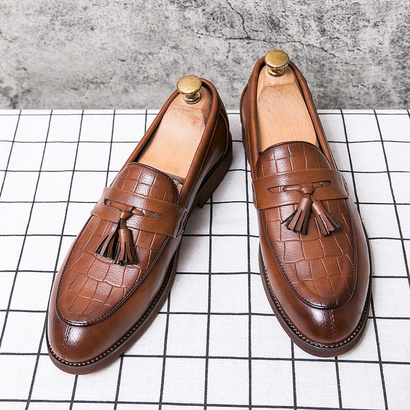 

Summer men s shoes 2025 new large size men s shoes British business small leather shoes Korean version casual pointed leather shoes men 38