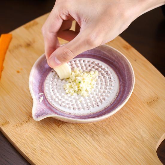 4Pcs Ceramic Grinding Disc/Peeling Tube/Brush/Display Stand Set Sharp Ridged Grater Plates for Ginger Garlic Chocolate Parmesan Cheese Onions Fruits