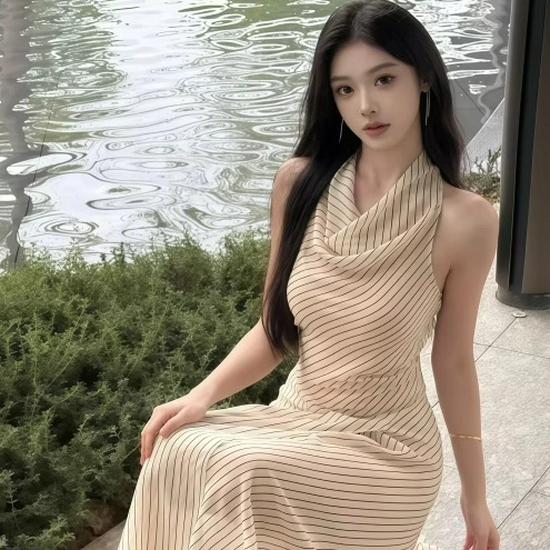 

Xiao Qi French Retro Striped Halter Neck Sleeveless Summer Dress for Women S (for 85-95 jin)