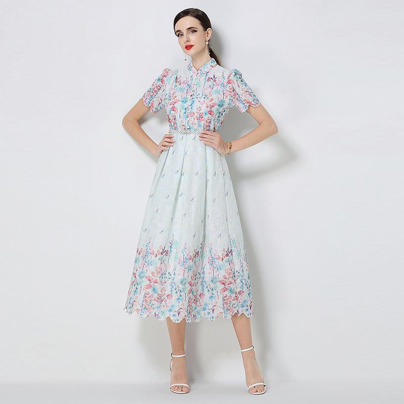 New short-sleeved fashion and thin embroidery printed long dress