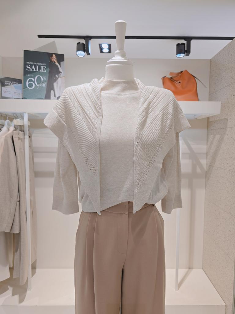 The Aritz Layered Muffler Shawl + Soft Half-Neck Knit Set 961 R3M1PO 961