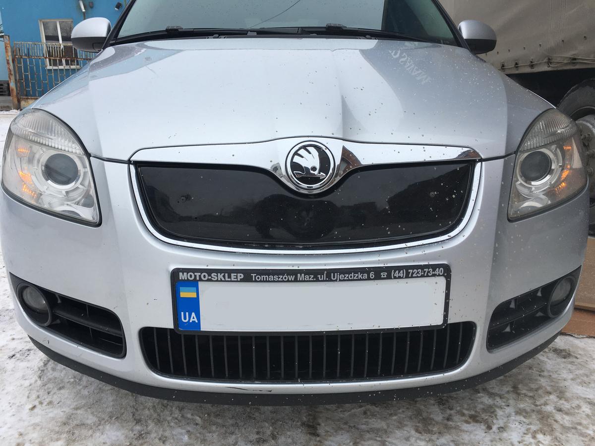 

Зимняя накладка на решетку (2007-2010, верхняя) Глянцевая для Skoda Roomster