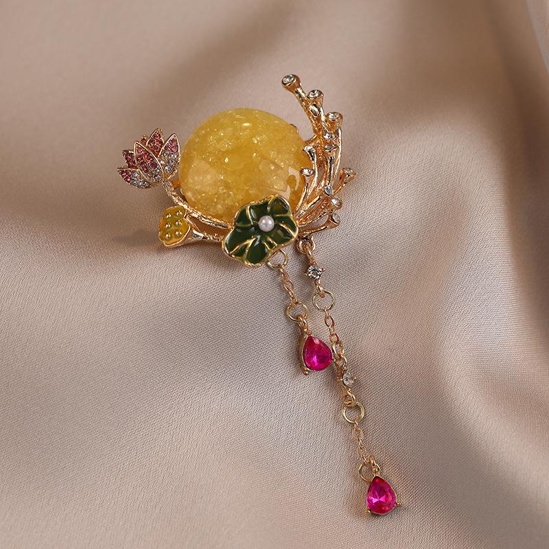 Exquisite High-End Schmetterlingsbrosche für Damenmode - Elegante Corsagen-Nadel & Kleidungsaccessoire