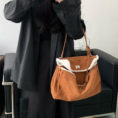 Retro Niche Ladies' Wool Lamb Matte Large Capacity Commuter Crossbody Bag for Winter Designer Single Shoulder Bag