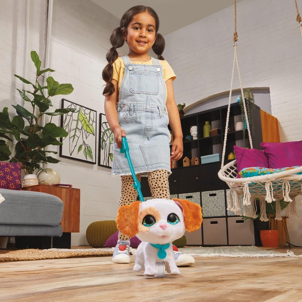Hasbro FurReal Walk-Along Puppy White Interactive Pet Responds to Voice and Sound Suitable for Ages 4 and Up F8131
