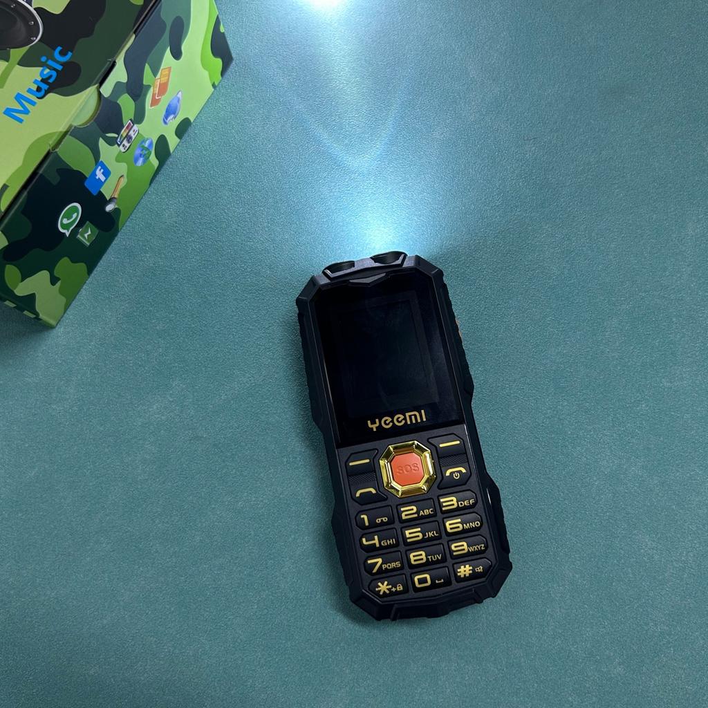 YEEMI Q7+ LTE 4G CellPhone 2.4inches Screen Dual SIM Dual Standby All Netcom Big Battery 1.3MP Camera Mobile Phone For Elderly