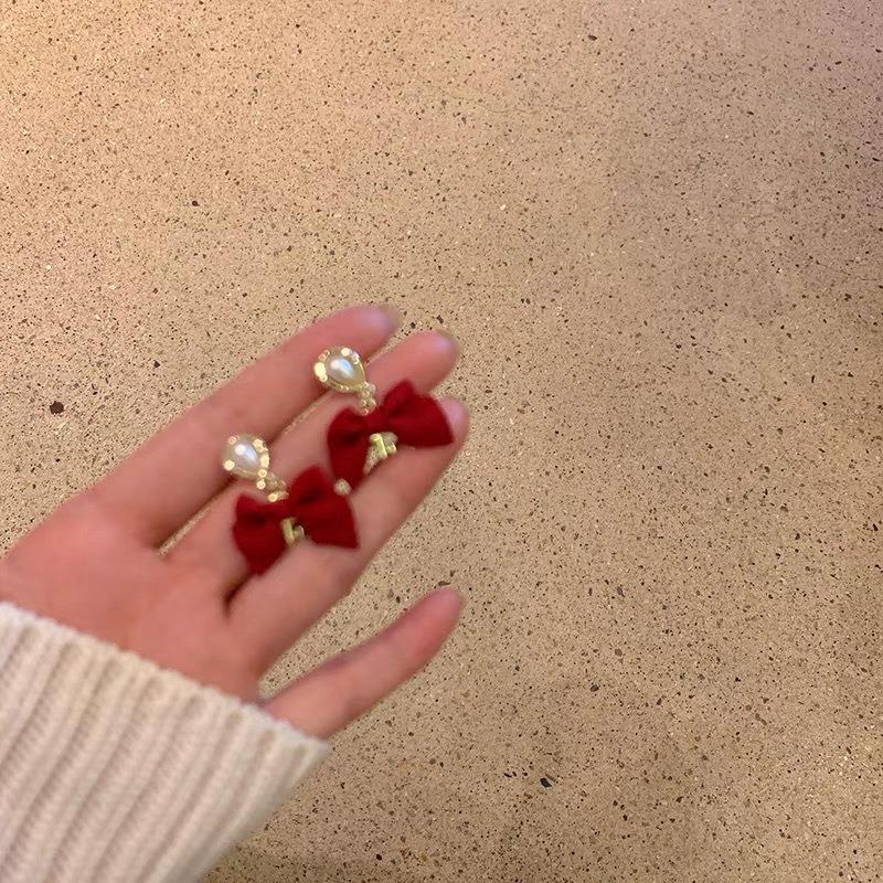 Red Bow Earrings Feminine Niche Fashion Earrings Autumn and Winter Retro Cold Wind Studs