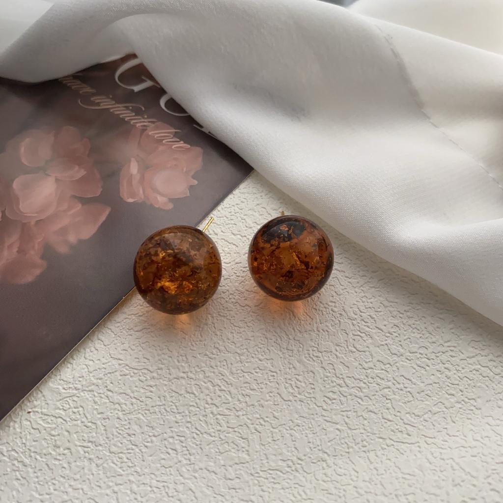Amber Resin Stud Earrings Simple High-End Versatile Retro Earrings Temperament Elegant Maillard Women