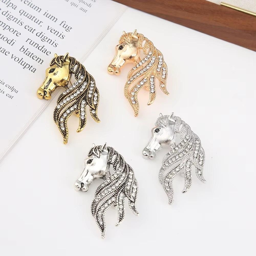 Elegant Retro Animal Brooch Crystal New Year Lapel Pin Fashion Vintage Horse Brooch  Men's Suit