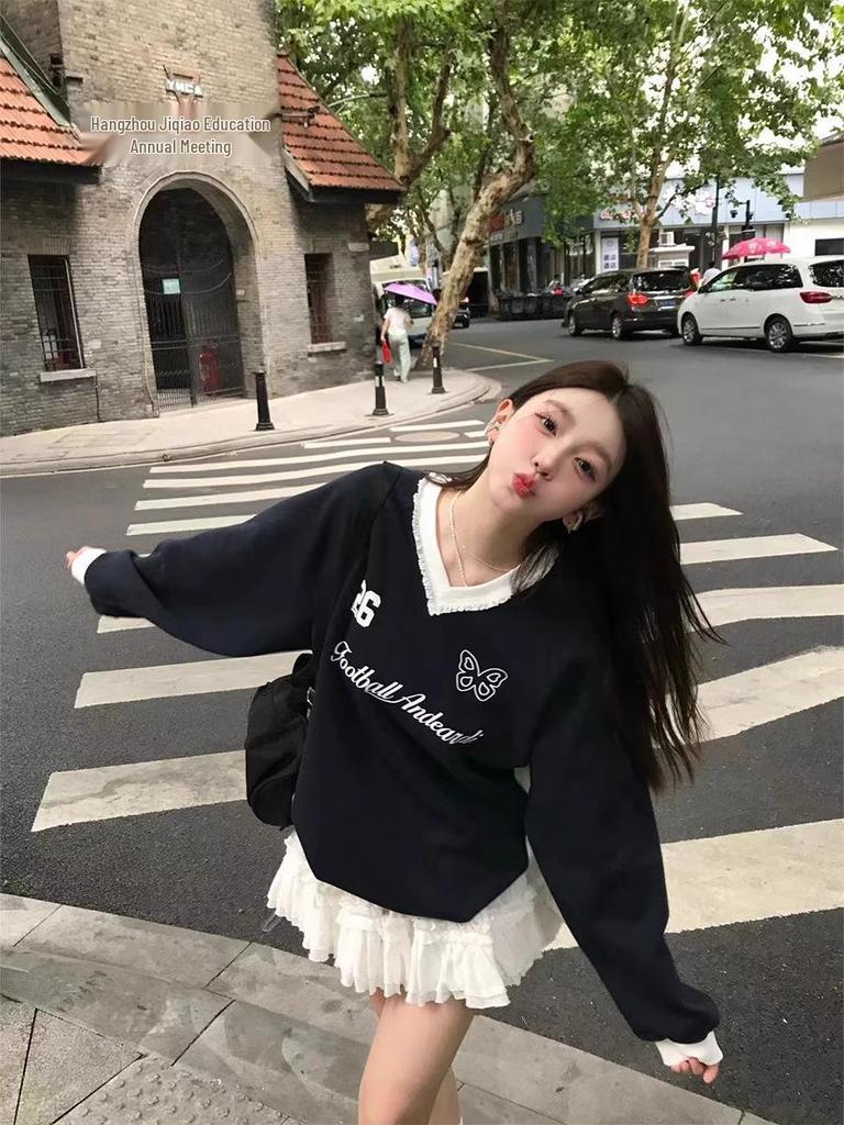 Women's V-Neck Lace Sweatshirt: Autumn-Winter Ballet Style, Navy Blue, Loose Slimming Fit