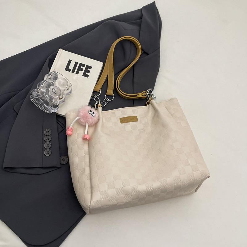 Trendy 2024 Summer Fashion Single Shoulder Tote Bag For Women Stylish Large Capacity