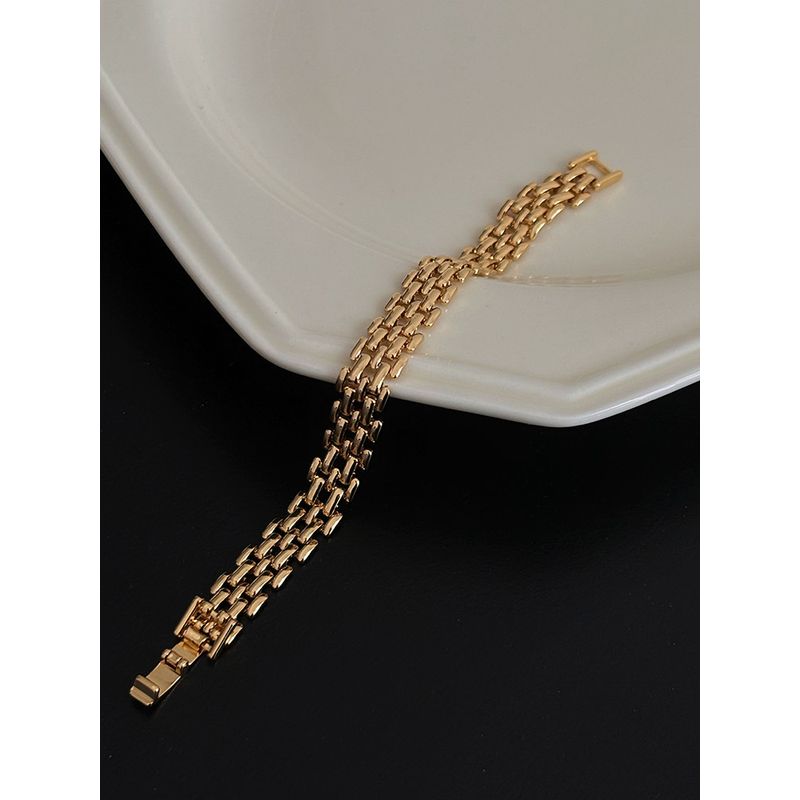 Gold Strap Bracelet with a Light Luxury Style, Copper Gold-Plated, European and American High-End Feel, High Aesthetic Value, Stackable Chain Bracelet