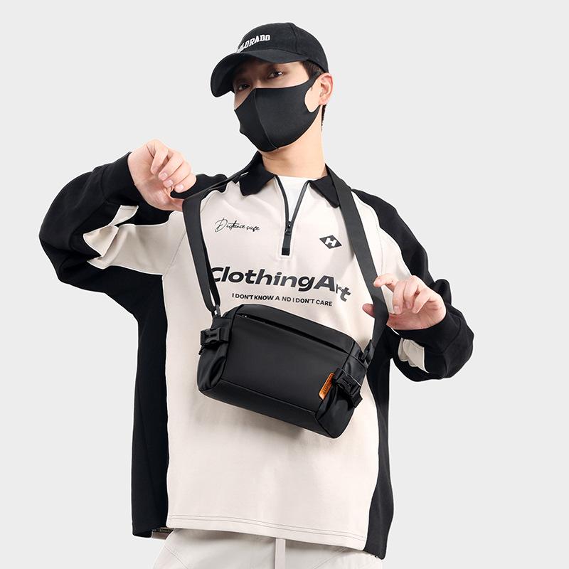 Sac bandoulière pour homme grande capacité, Sac bandoulière portable et léger à une épaule pour les trajets quotidiens