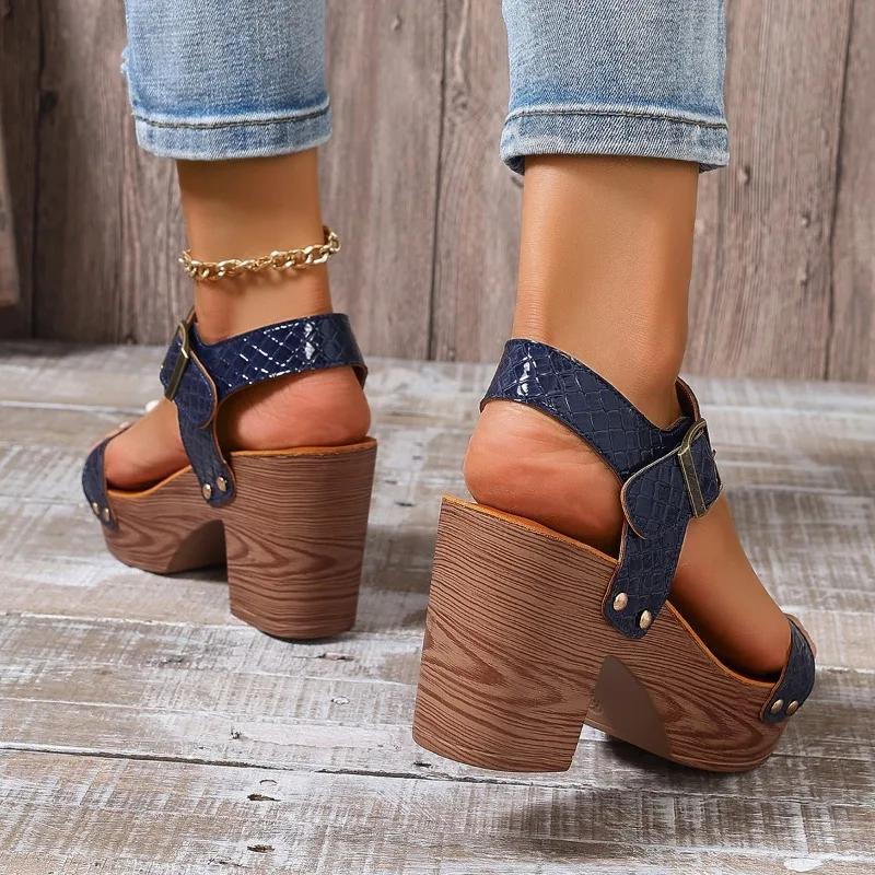 Fashion High Quality Lady Shoes 2024 New Fashion Buckle Women's Sandals Light Casual Platform Sandalias Plus Size 43 Summer Female Shoes