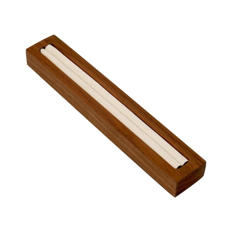 

Handcrafted Wood Rings Display Stand Stylish Walnut Rings Holder Functional Rings Stand Enhancing Jewelry Presentation белый