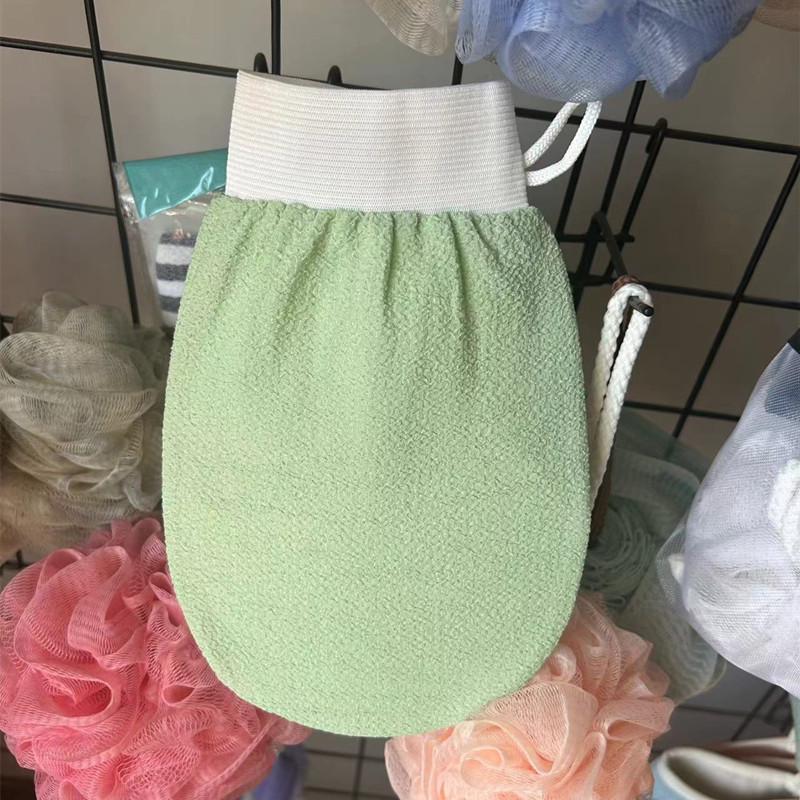 

Черный отшелушивающий скраб-мочалка Cross: Перчатка для удаления ороговевшей кожи и скрабирования спины Round Glove with Hanging OPP + Card зелёный