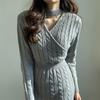 Damen-Strickkleid, lang, V-Ausschnitt, sexy, geteiltes Pulloverkleid, schmale Passform, Herbst-Winter, gestrickt, Hüftkleid, sowohl vorne als auch hinten tragen