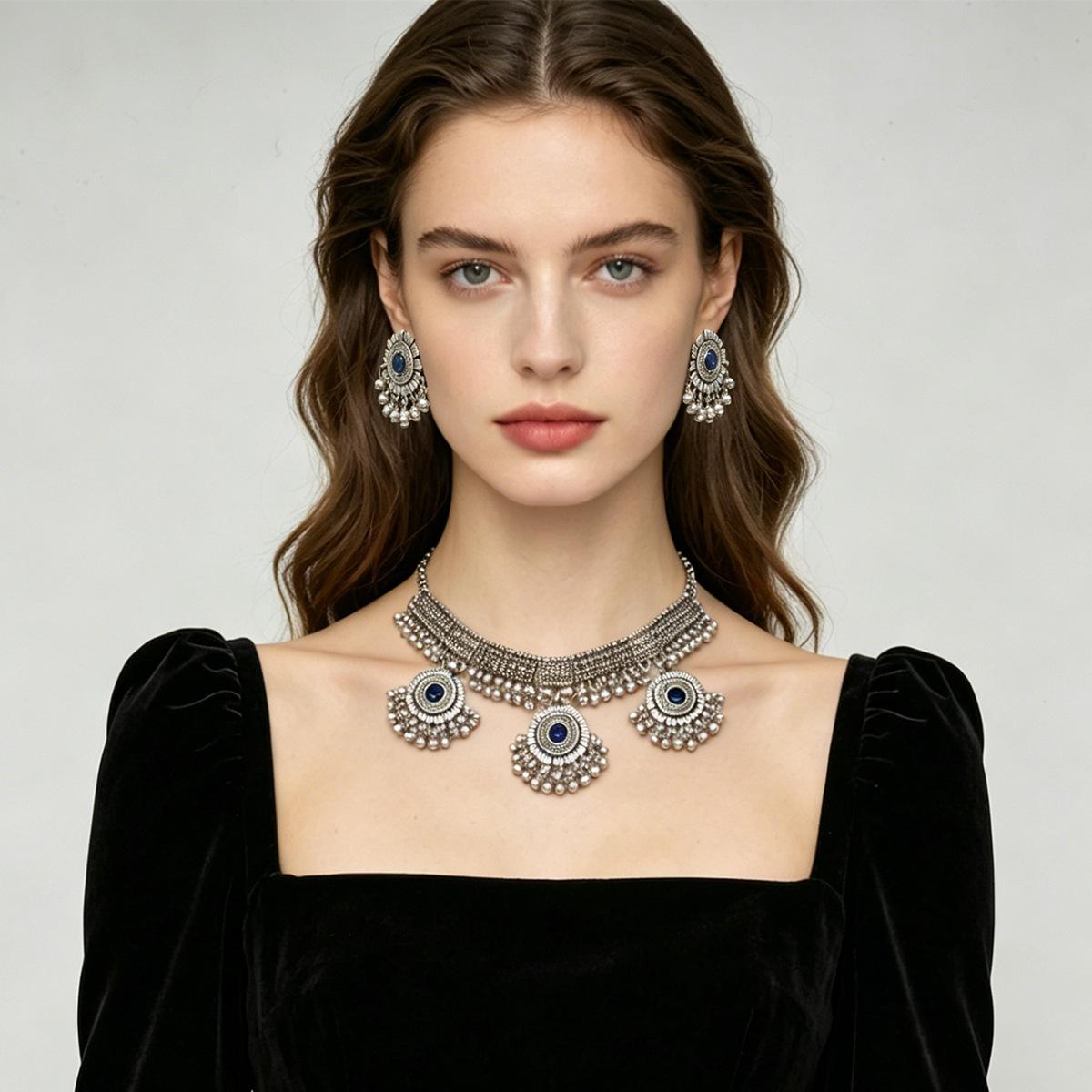 2026 European and American Retro Exaggerated Blue Jewelry Set Fashion Jewelry Medieval Women s Necklace Earrings Set 41CM